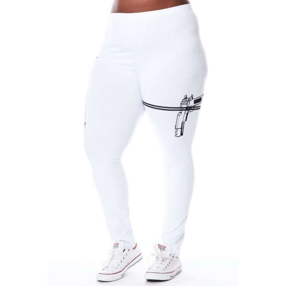 1x-3x New Plus Size Gun Leggings - Picture 7 of 7